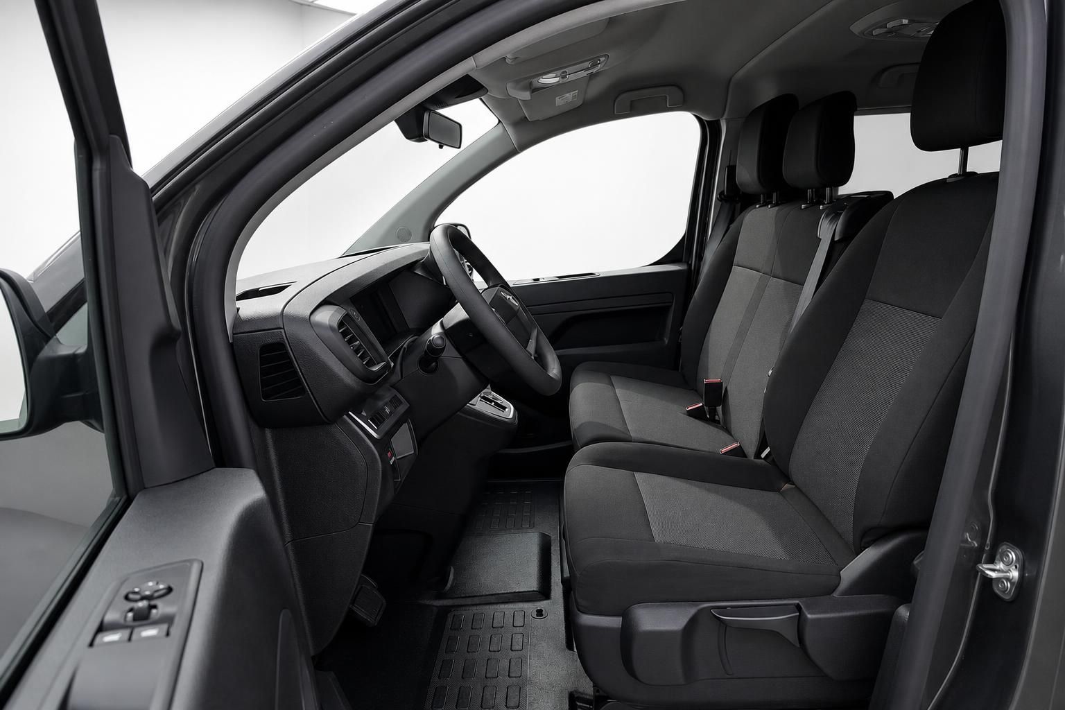 Opel Van Innenraum Vordersitze und Cockpit Ansicht