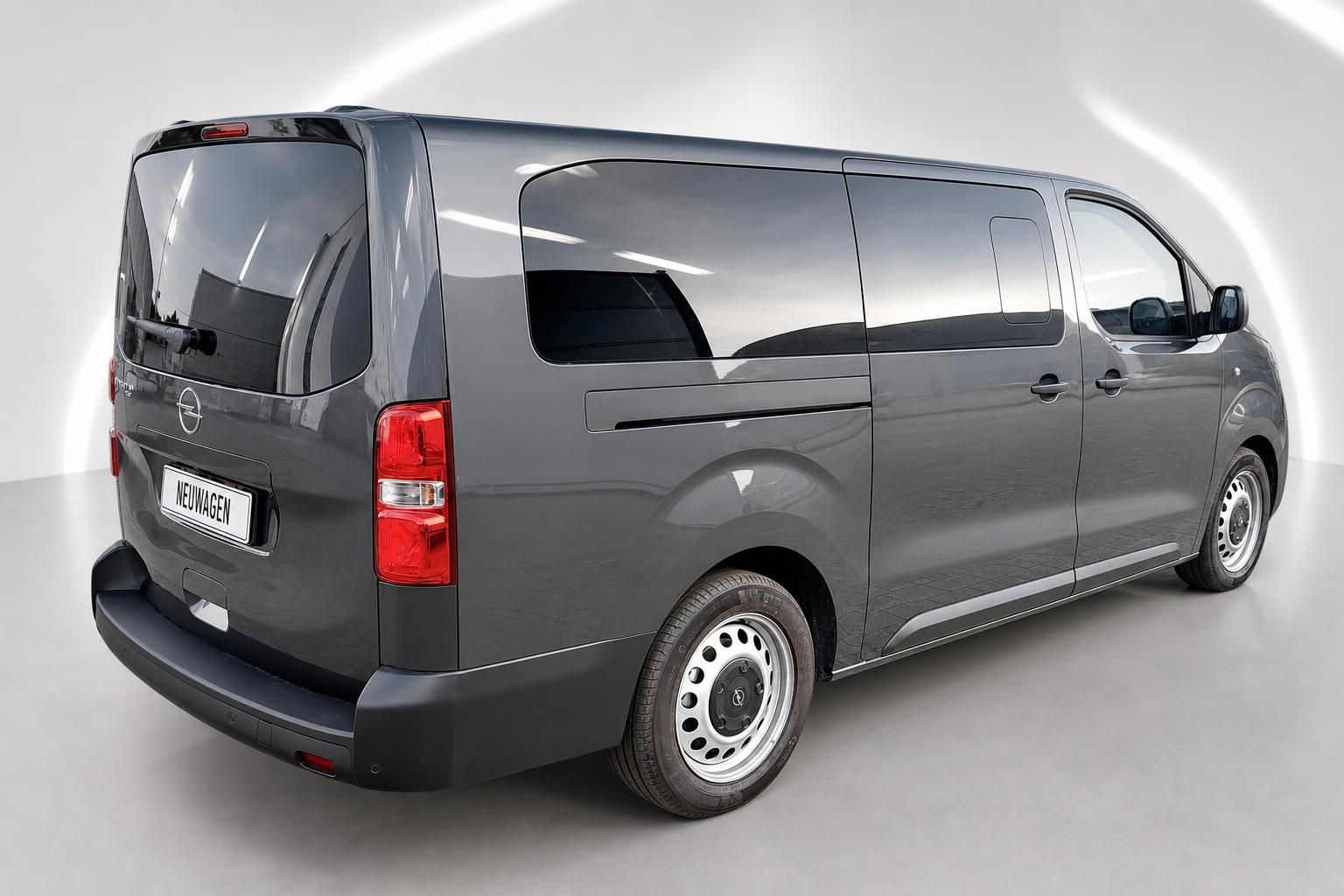 Opel Vivaro grau Heck-Seitenansicht Transporter