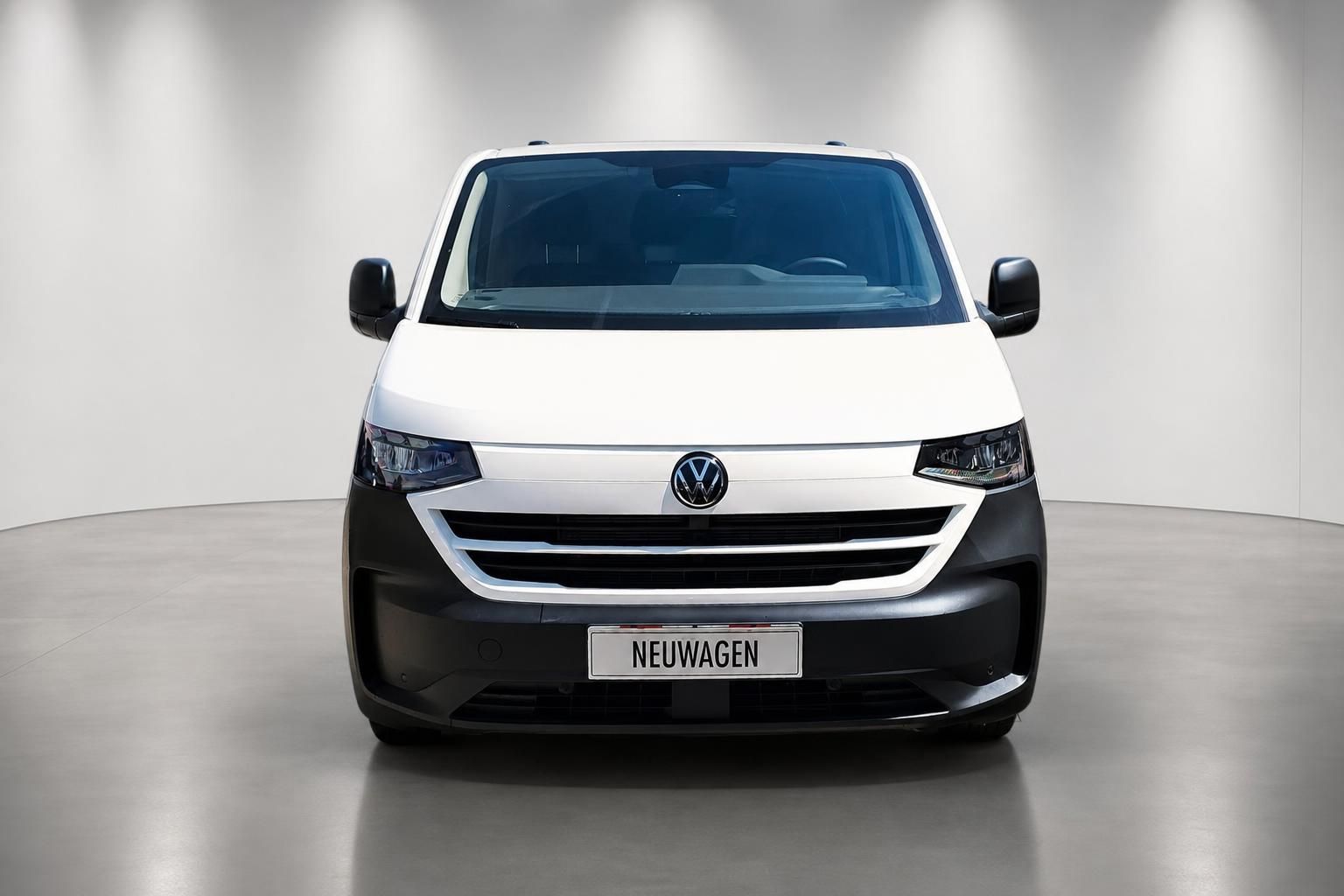 VW Transporter weiß Kastenwagen Frontansicht direkt von vorne