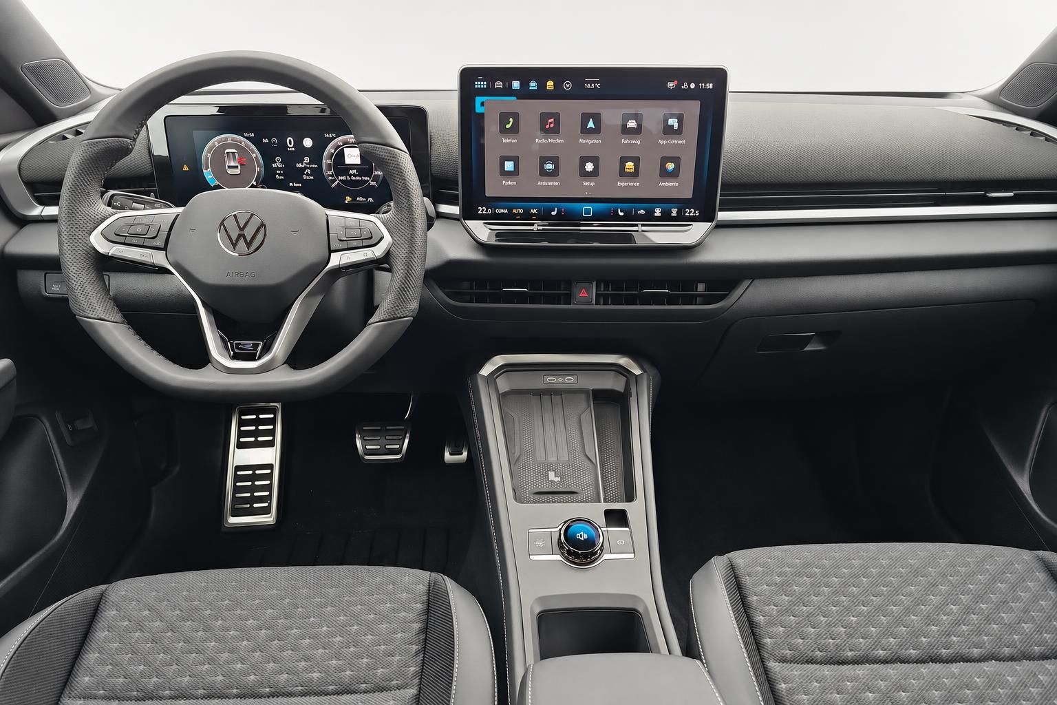 VW T-Roc Cockpit mit Lenkrad und digitalem Infotainment-Display