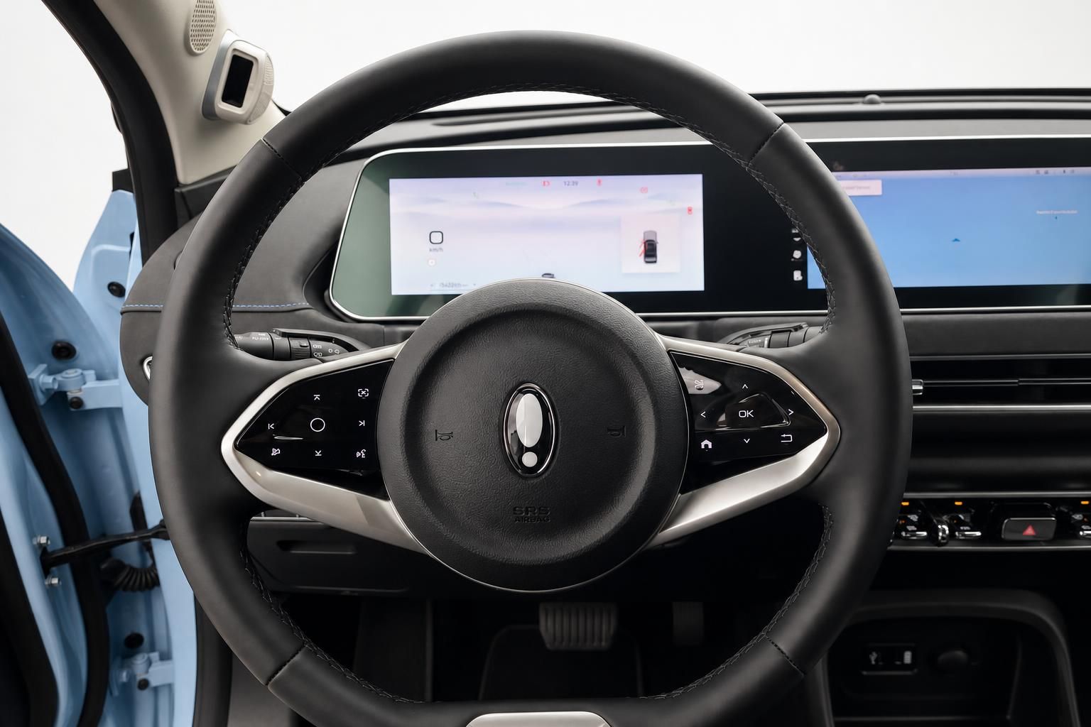 GWM Ora 03 Innenraum Lenkrad Nahaufnahme mit digitalem Cockpit und Touchscreen