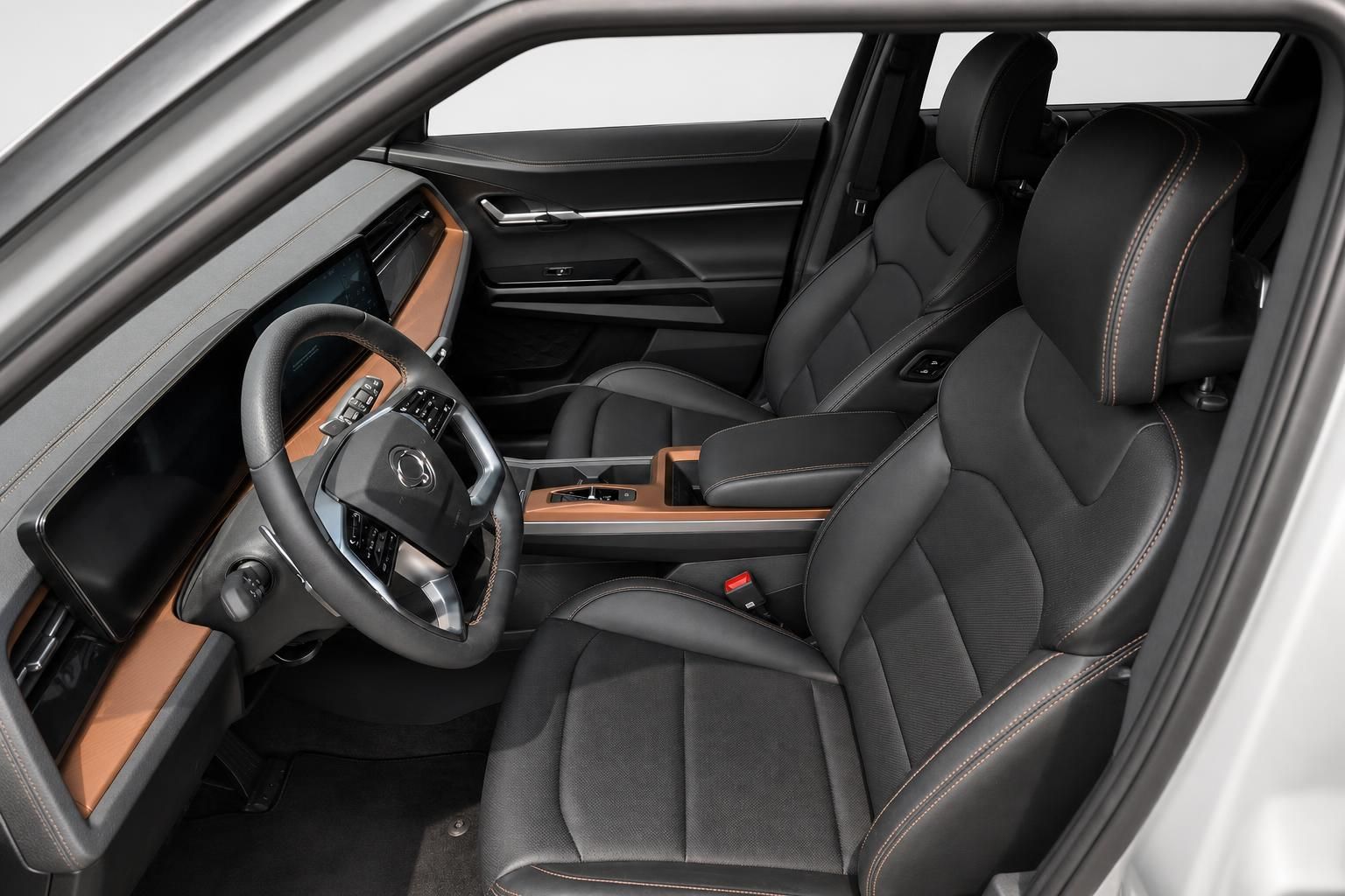 Vordersitze und Cockpit mit Lederausstattung Detailansicht