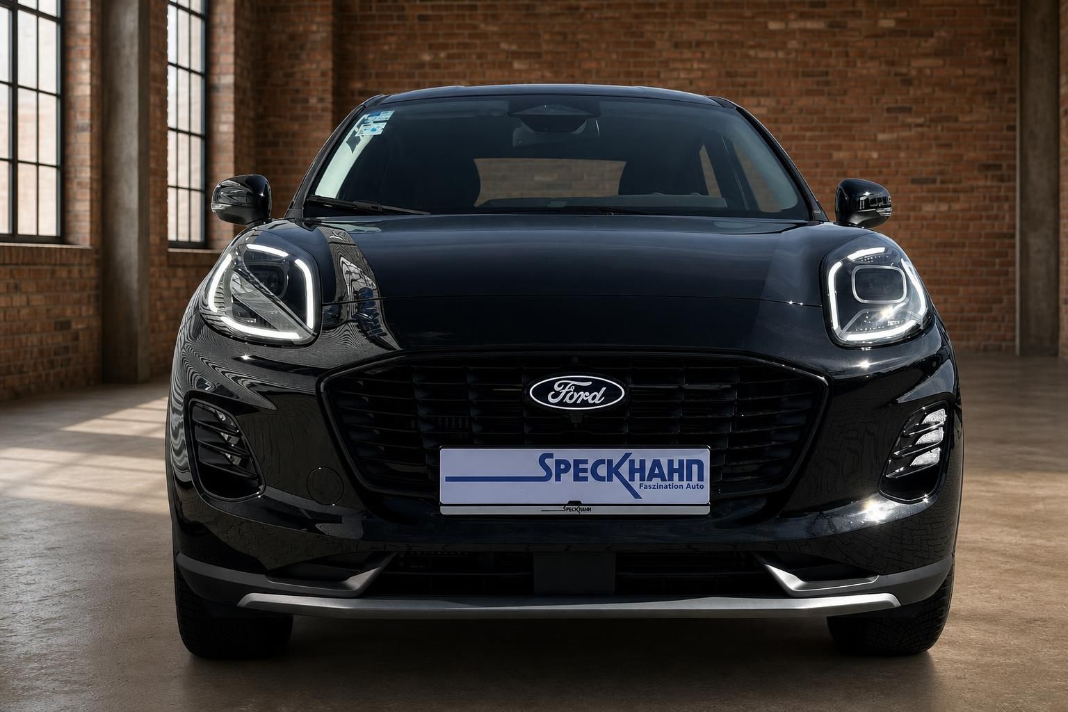 Ford Puma schwarz Frontansicht – schwarzer Kühlergrill mit Ford-Logo und LED-Scheinwerfer