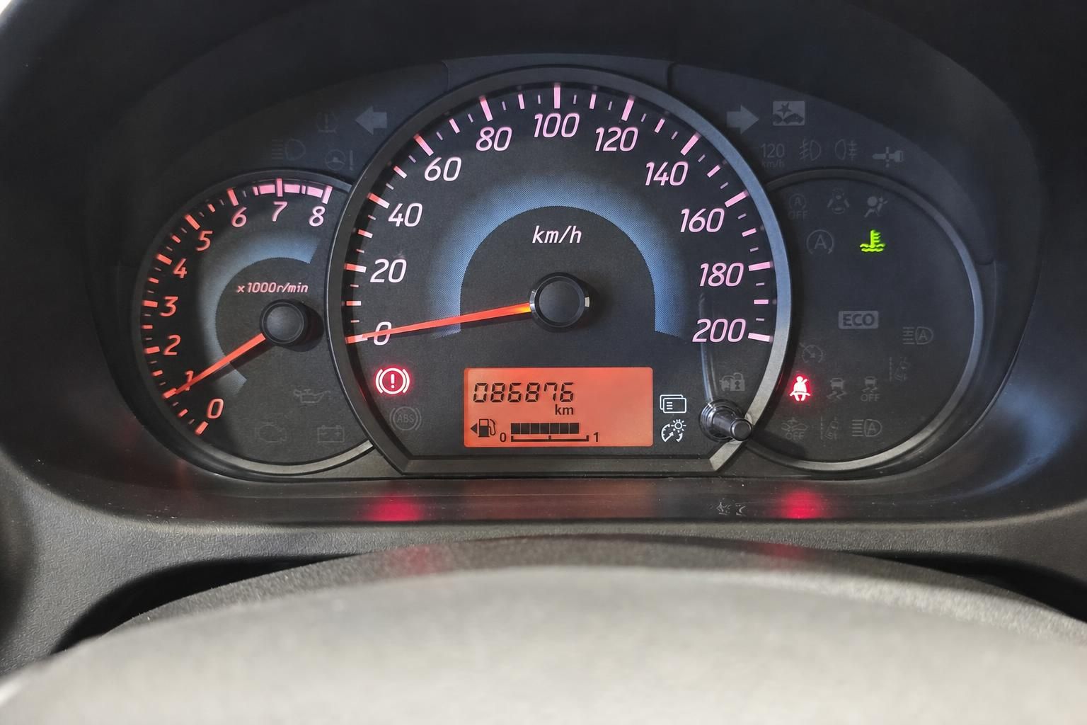 Mitsubishi Space Star Tacho mit Kilometerstand 86876 km