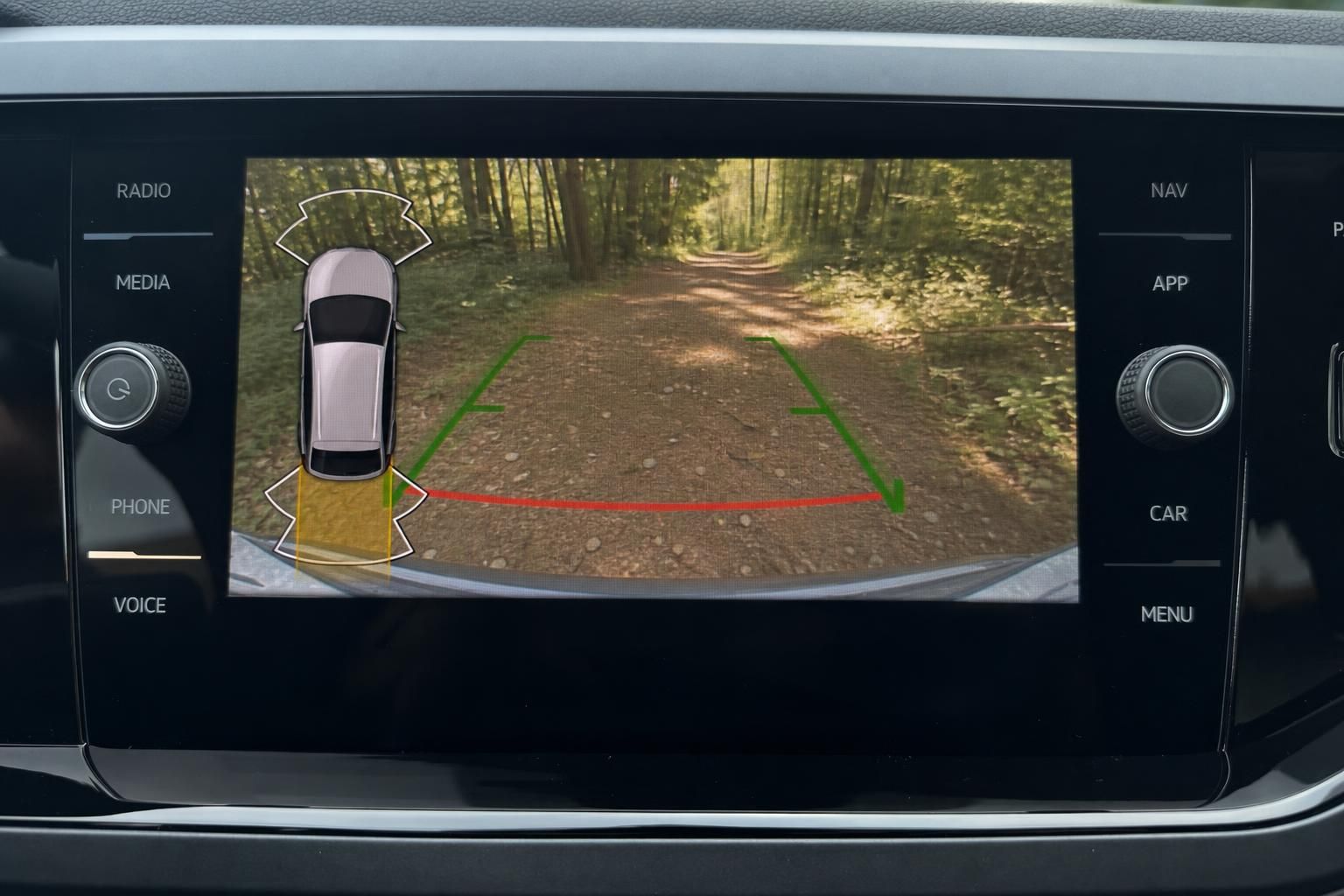 Volkswagen Rueckfahrkamera Display mit Parkassistent und Einparkhilfe im Infotainment-System