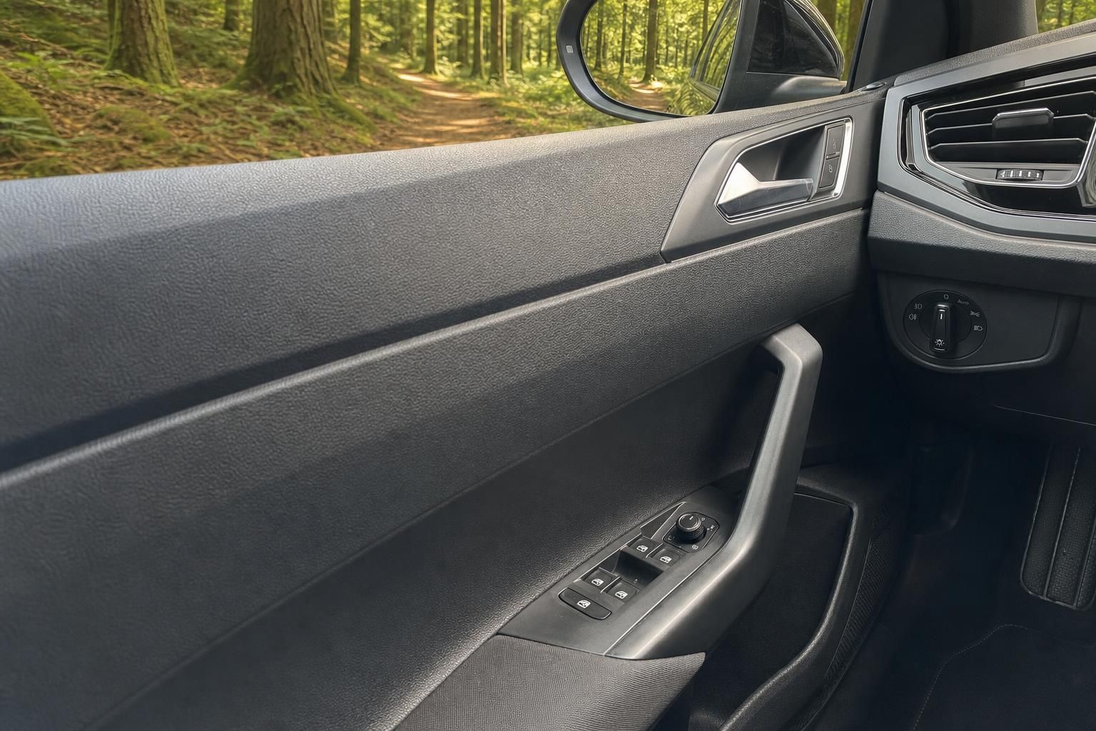 Volkswagen Innenraum Fahrertuer mit Fensterheber, Spiegelverstellung und hochwertiger Verarbeitung