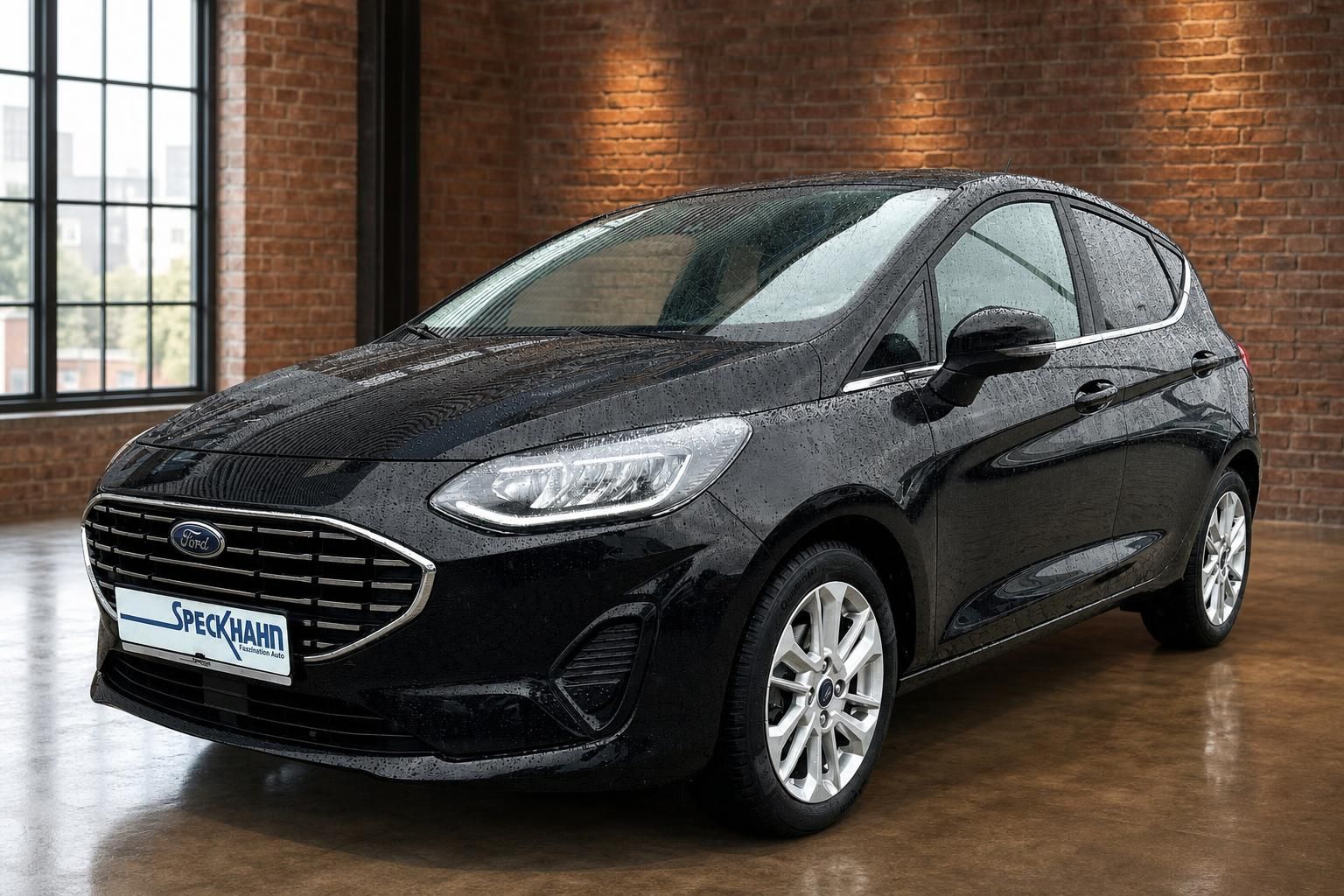 Ford Fiesta schwarz Frontansicht schräg rechts – Gebrauchtwagen Autohaus Speckhahn