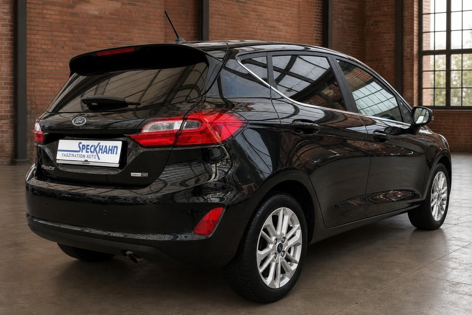 Ford Fiesta schwarz Heck schräg rechts – Gebrauchtwagen kaufen bei Speckhahn