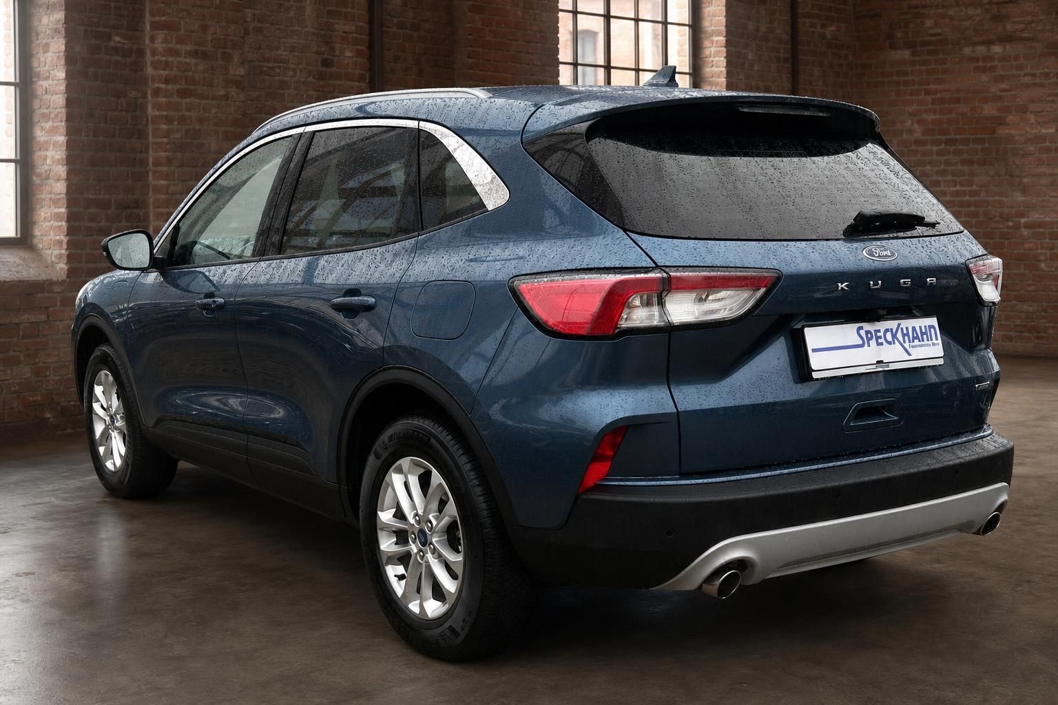 Ford Kuga Hybrid blau Heck schräg rechts – SUV Gebrauchtwagen Autohaus Speckhahn