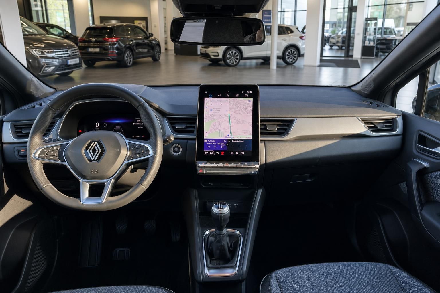 Renault Captur Cockpit mit digitalem Display, Touchscreen und Lenkrad Innenansicht