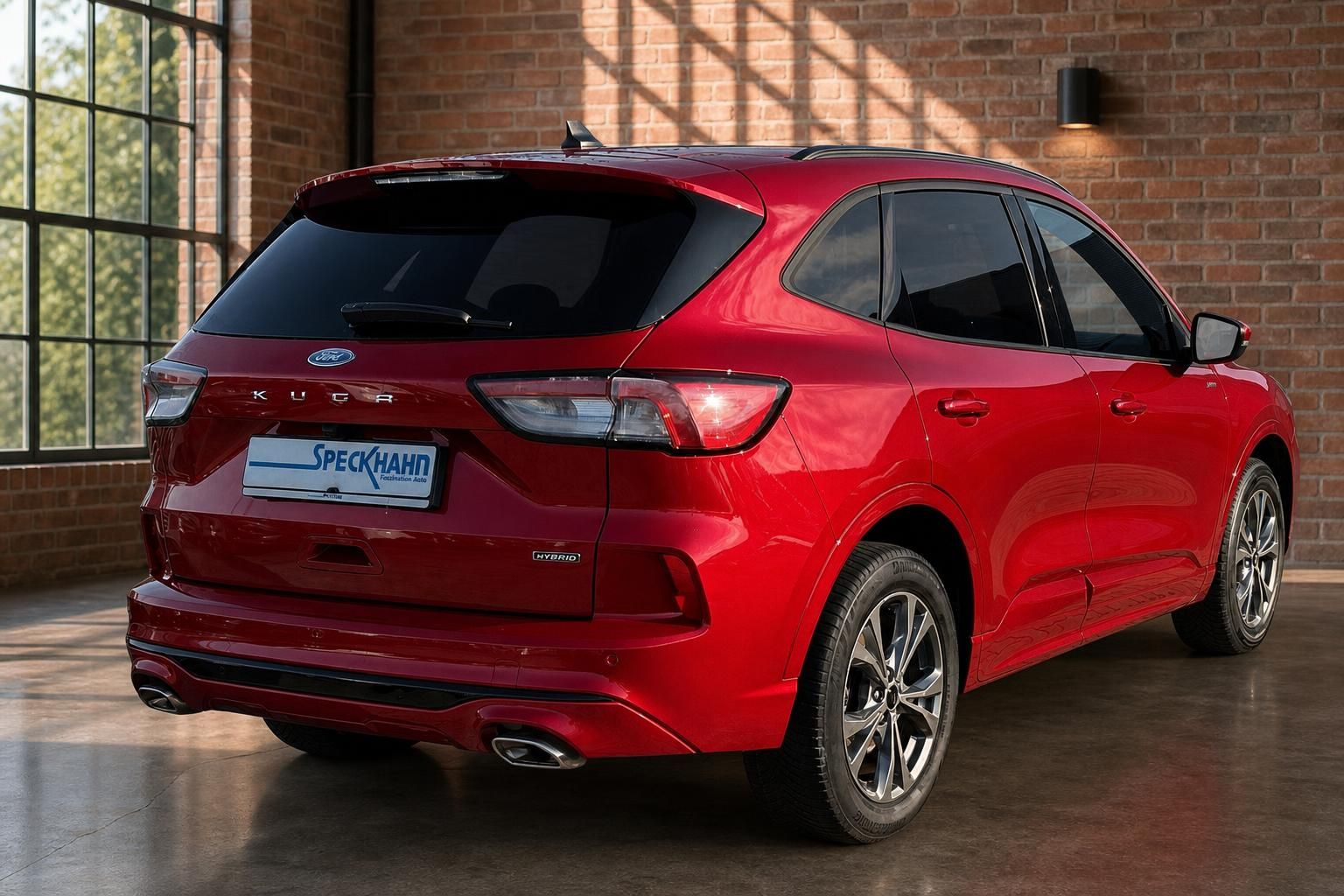 Ford Kuga Hybrid rot Heckansicht schraeg SUV Loft Speckhahn