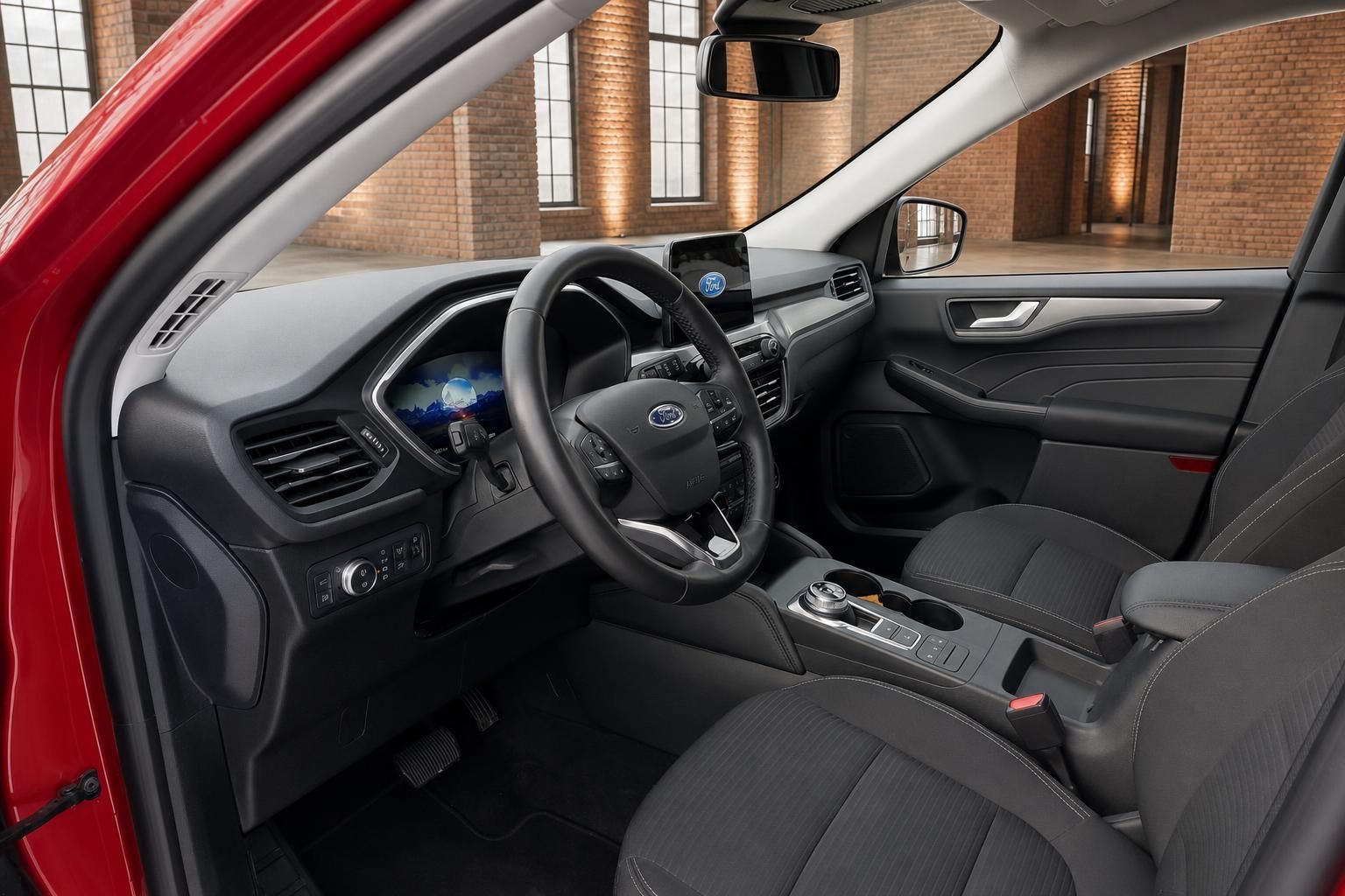 Innenraum Ford Kuga rot mit Cockpit, Lenkrad und Sitzen im Detail