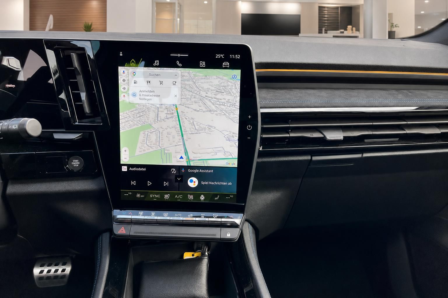 Renault Infotainment-Display mit Navigation und Google Assistant