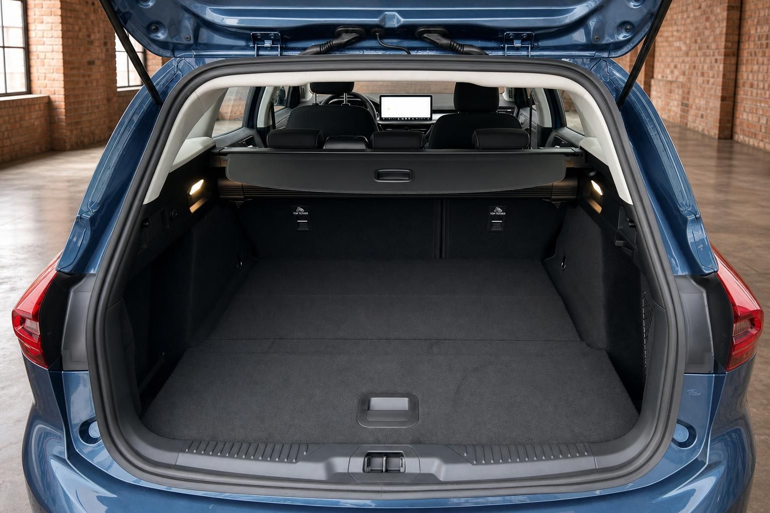 Ford Mondeo Kombi Kofferraum mit viel Stauraum und Ladeabdeckung