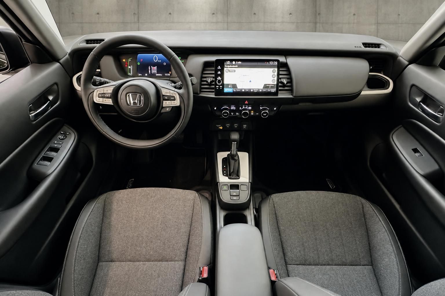 Honda Jazz Innenraum Cockpit mit Lenkrad und Touchscreen