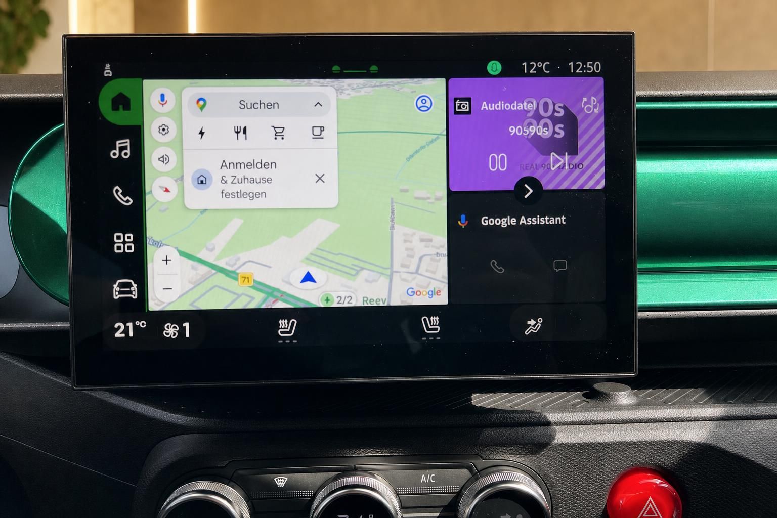 Touchscreen Infotainment System mit Navigation und Android Auto Interface