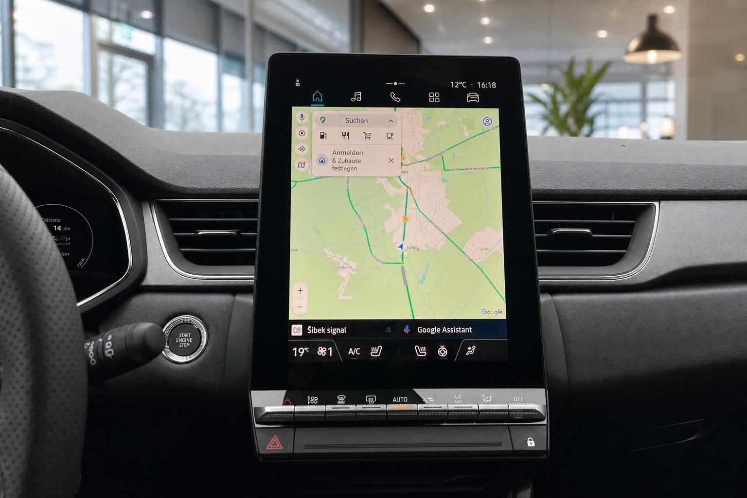 Großer Touchscreen mit Navigationssystem und Klimasteuerung im Auto-Cockpit