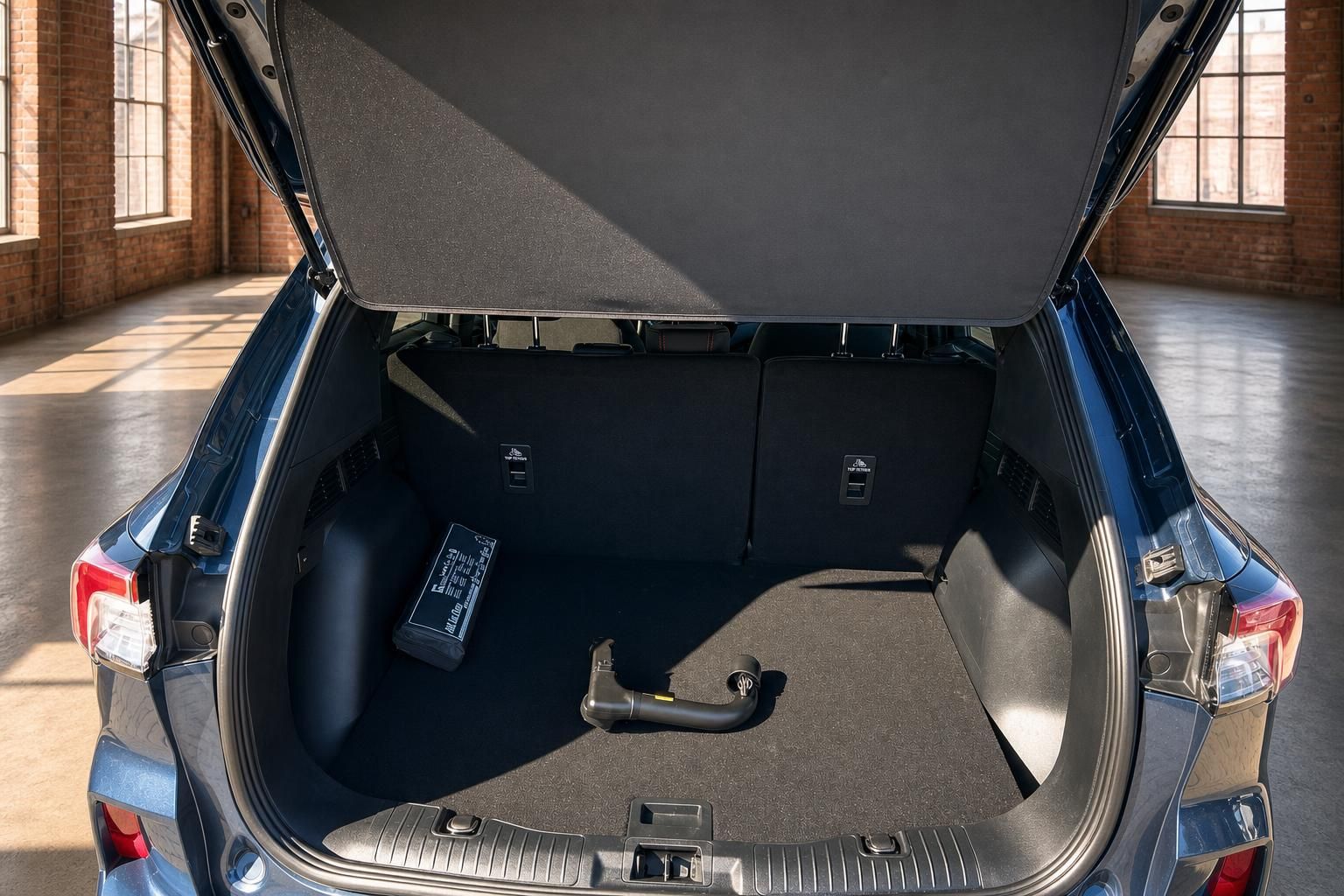 Ford Kuga Kofferraum offen mit viel Stauraum