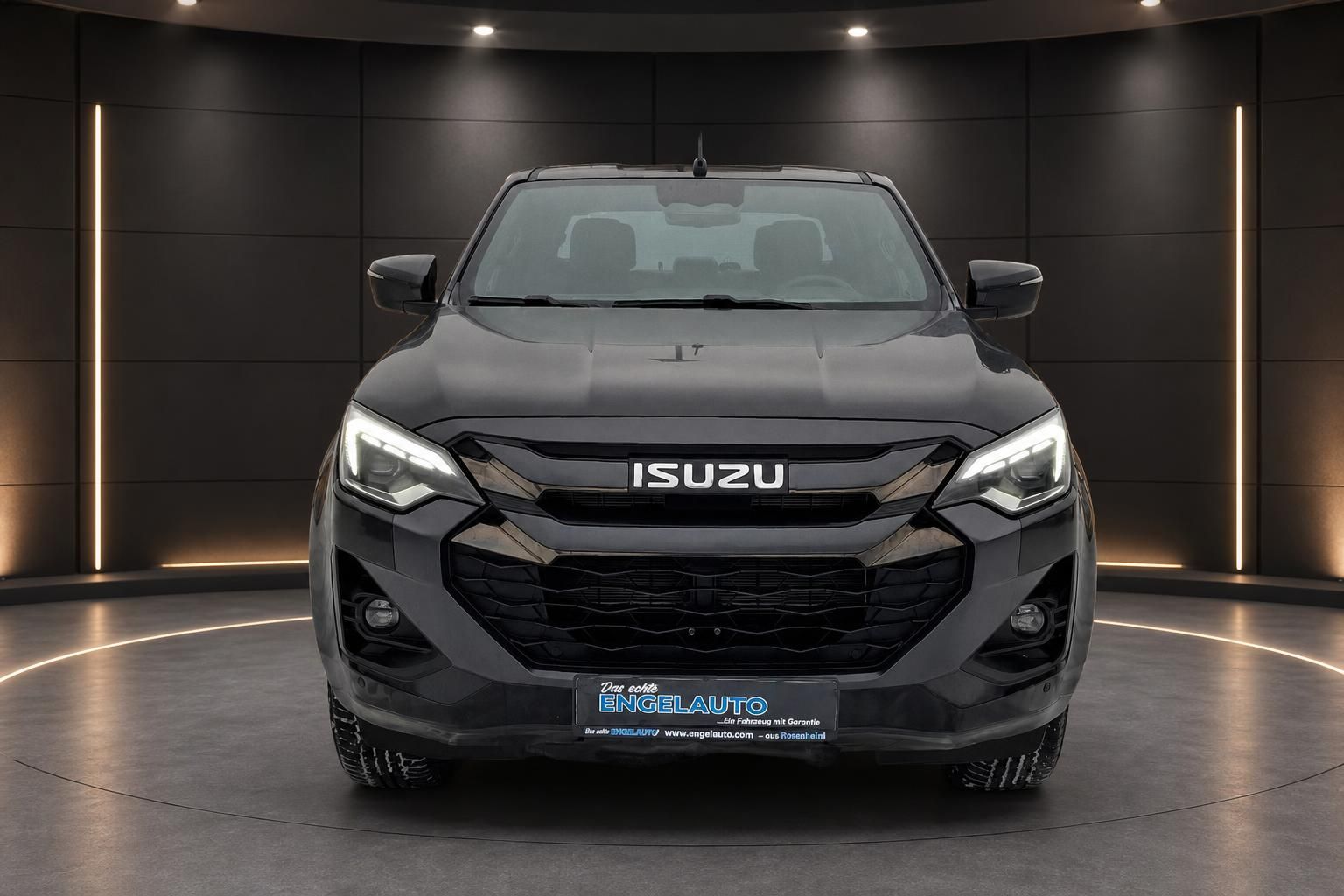 Isuzu D-Max Frontansicht mit markanter Kühlergrill-Design und LED-Scheinwerfern