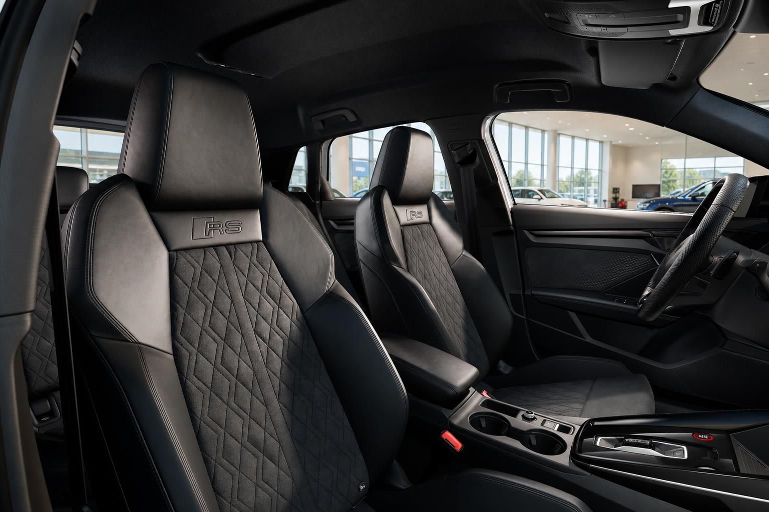 Audi RS3 Innenraum schwarze RS-Sportsitze mit Rautensteppung und Lederlenkrad