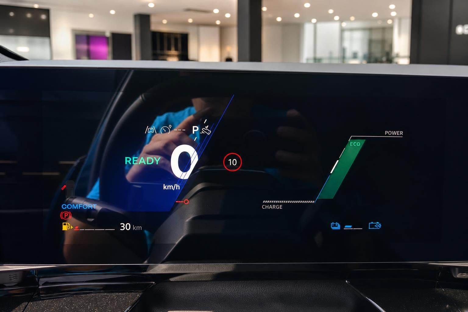 Digitales Kombiinstrument eines Elektrofahrzeugs mit Ready-Anzeige und Ladestatus