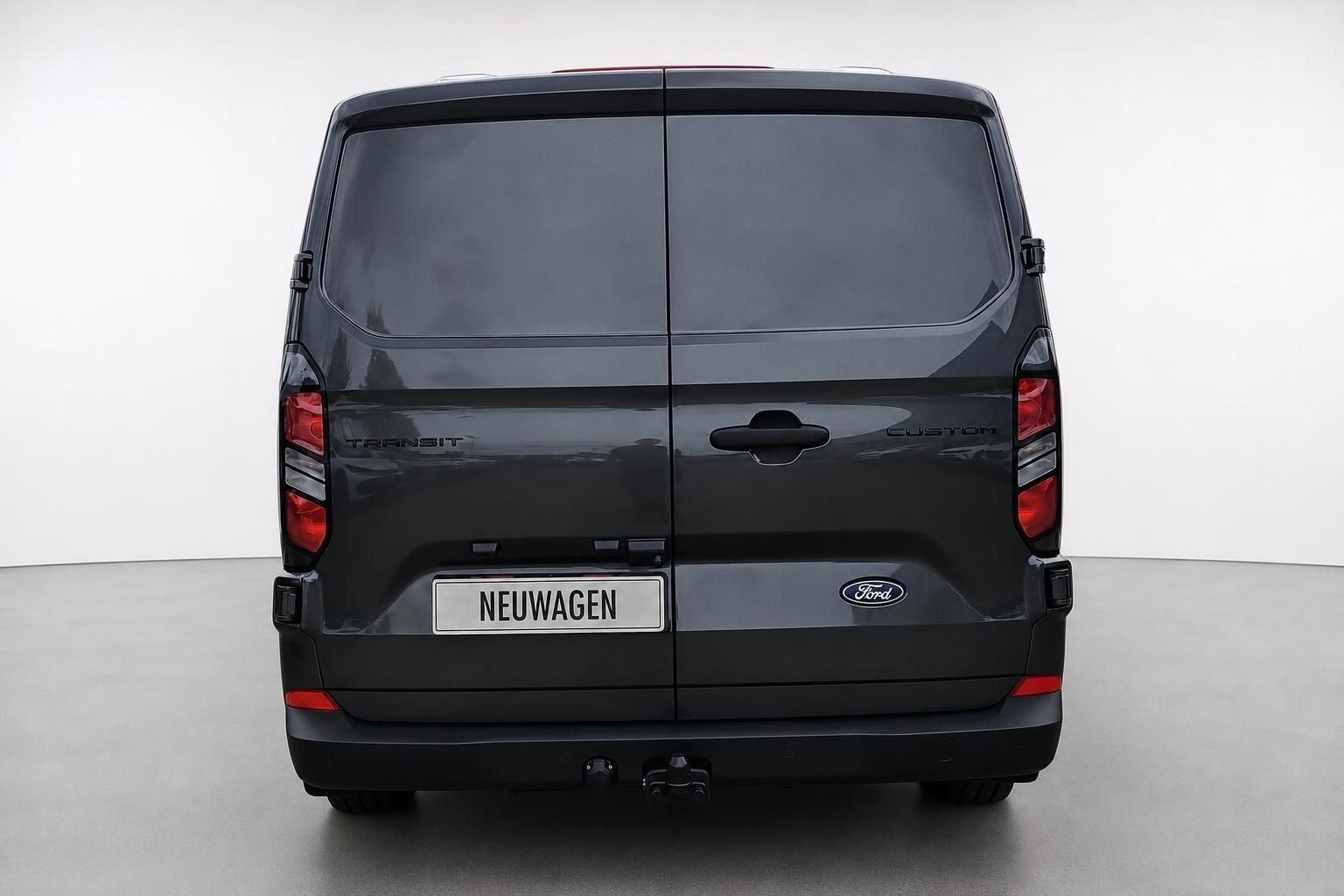 Ford Transit Custom schwarz Heckansicht Neuwagen im Studio
