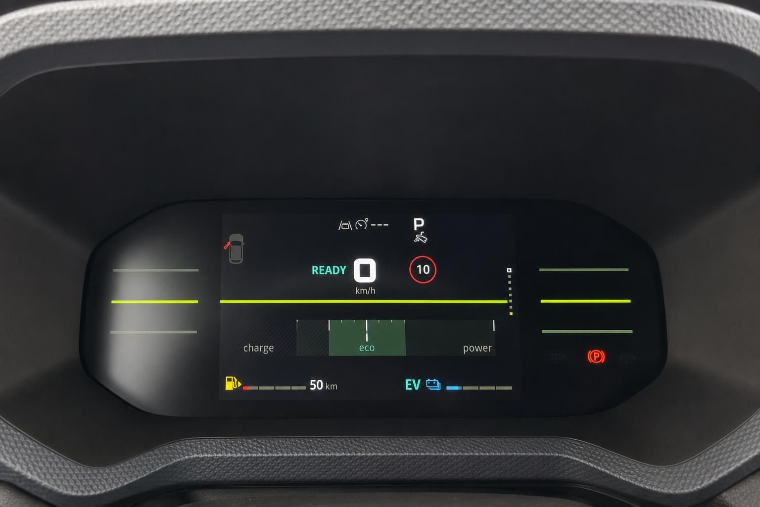 Digitales Armaturenbrett mit EV-Anzeige und Eco-Modus, moderne Fahrzeugtechnik