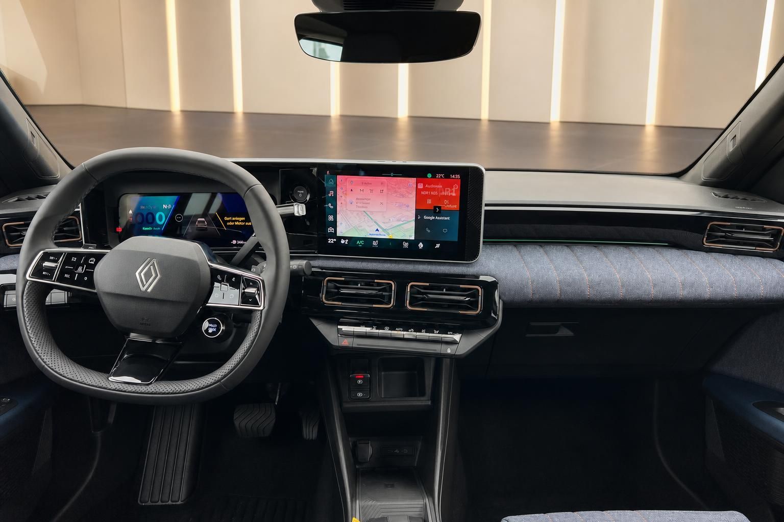 Renault 4 Cockpit mit Lenkrad und Infotainment-Display