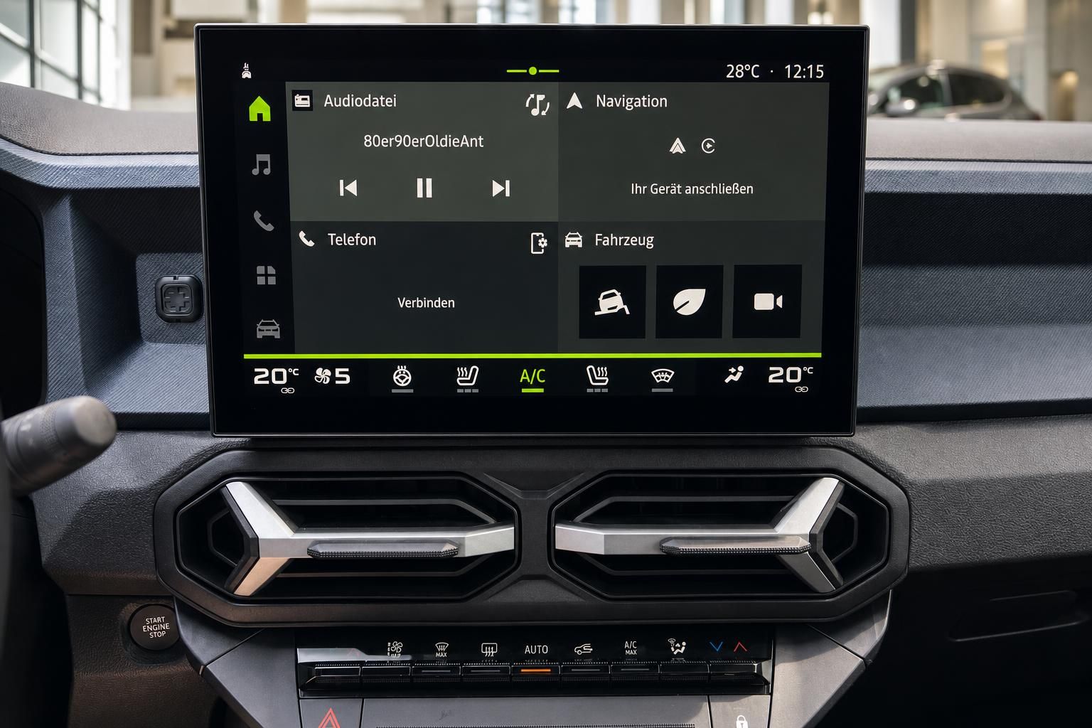 Infotainment-Touchscreen mit Klimabedienung im Fahrzeug