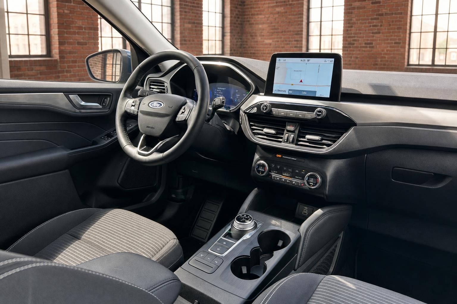 Ford Cockpit mit Lenkrad, Touchscreen und Mittelkonsole