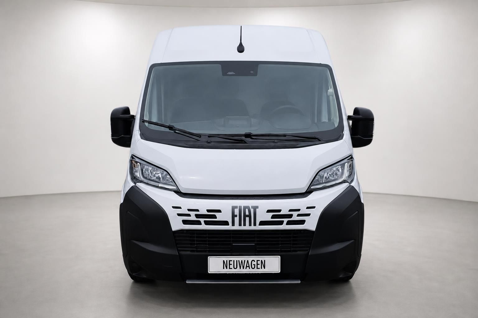 Fiat Ducato Kastenwagen weiss Frontansicht Neuwagen im Studio