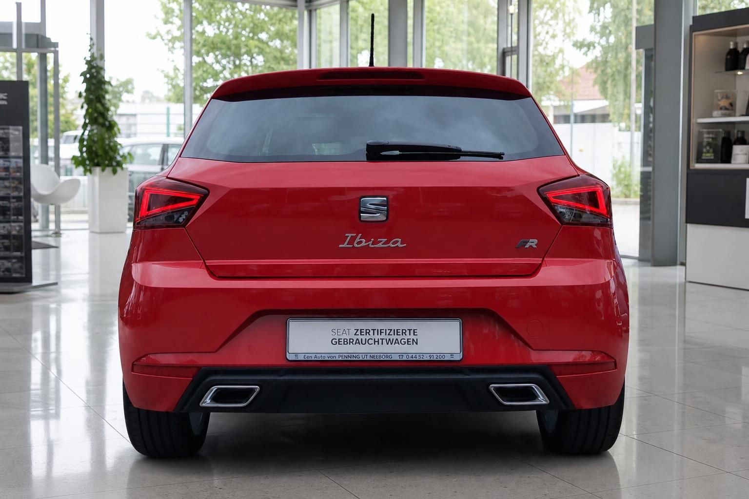 SEAT Ibiza FR rot Heckansicht mit Kennzeichenhalter Detail