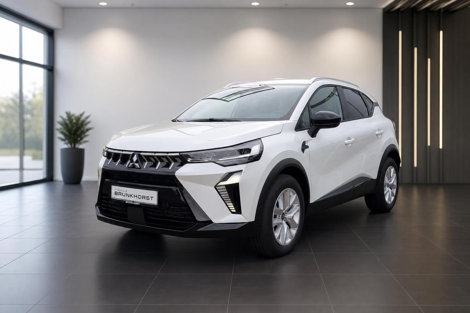 Mitsubishi ASX weißer Crossover SUV Schrägansicht vorne links im Autohaus