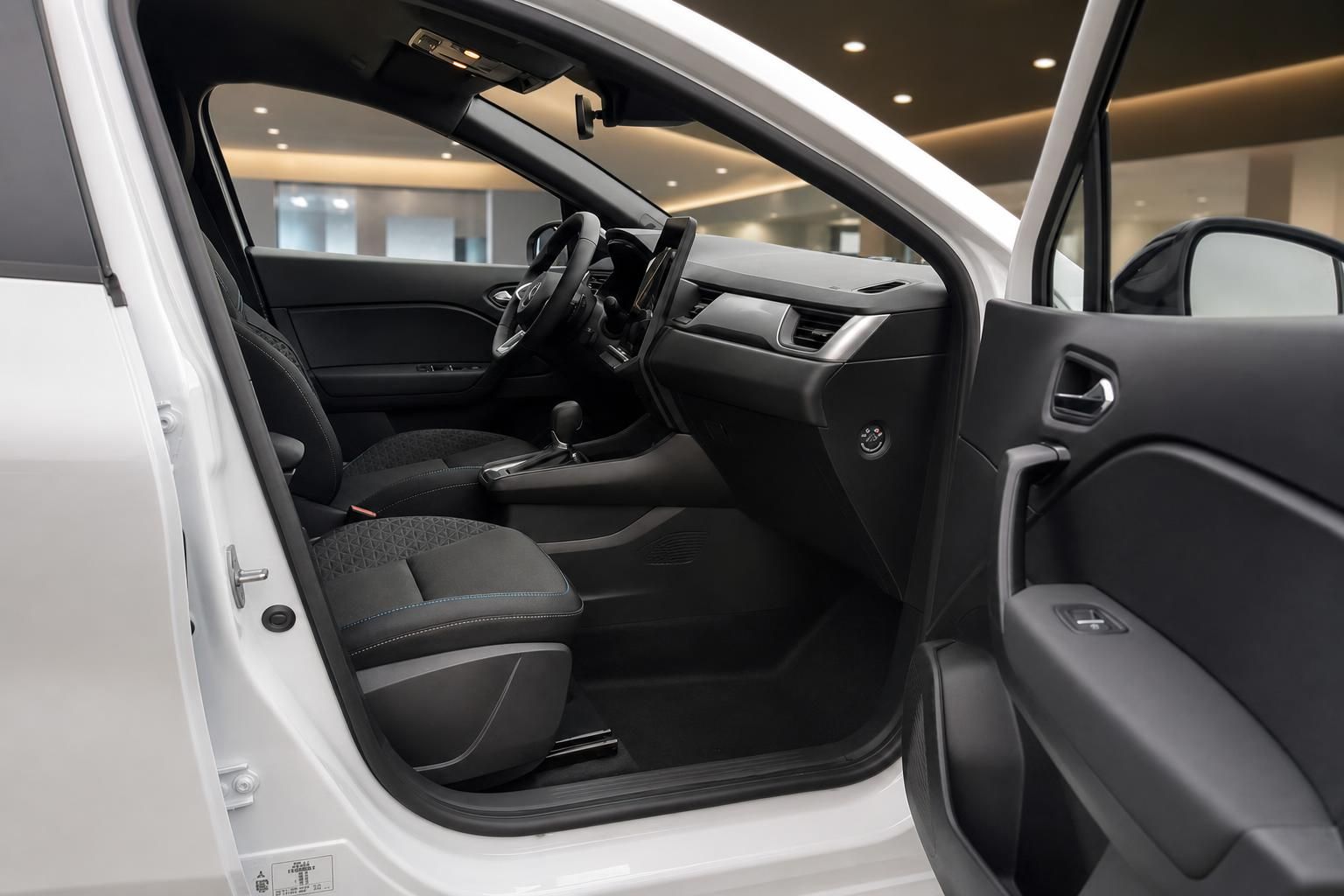 Mitsubishi ASX Innenraum Beifahrerseite schwarze Sitze Mittelkonsole