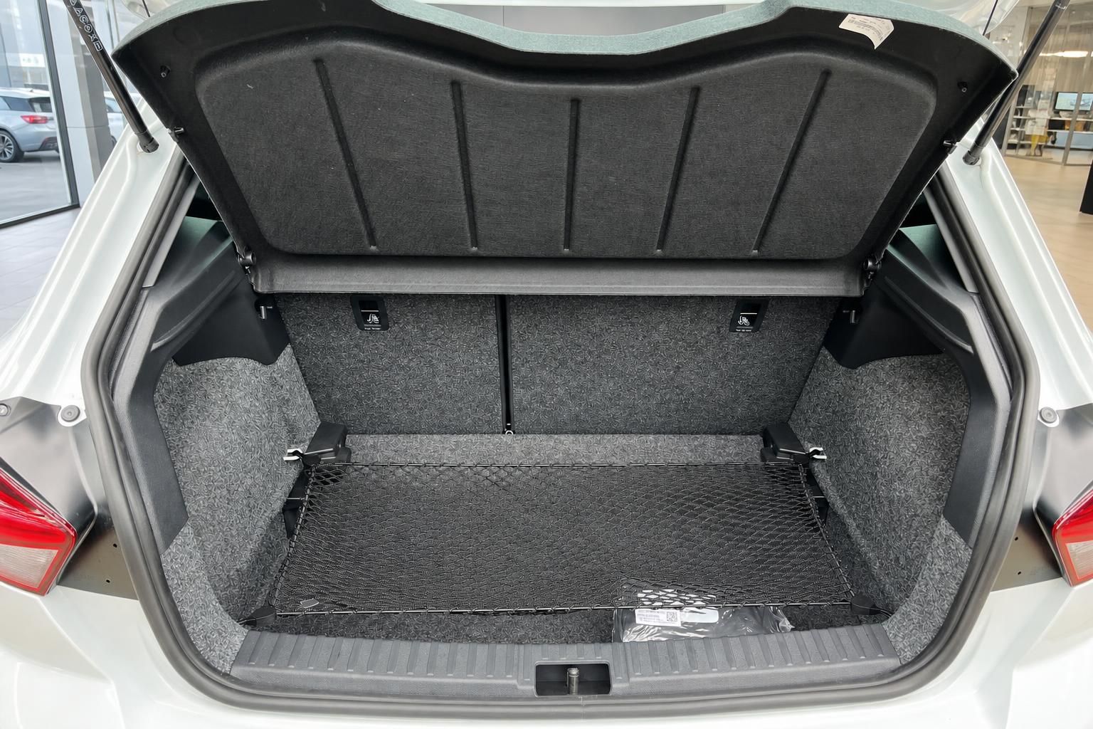 SEAT Ibiza Kofferraum mit geöffneter Heckklappe