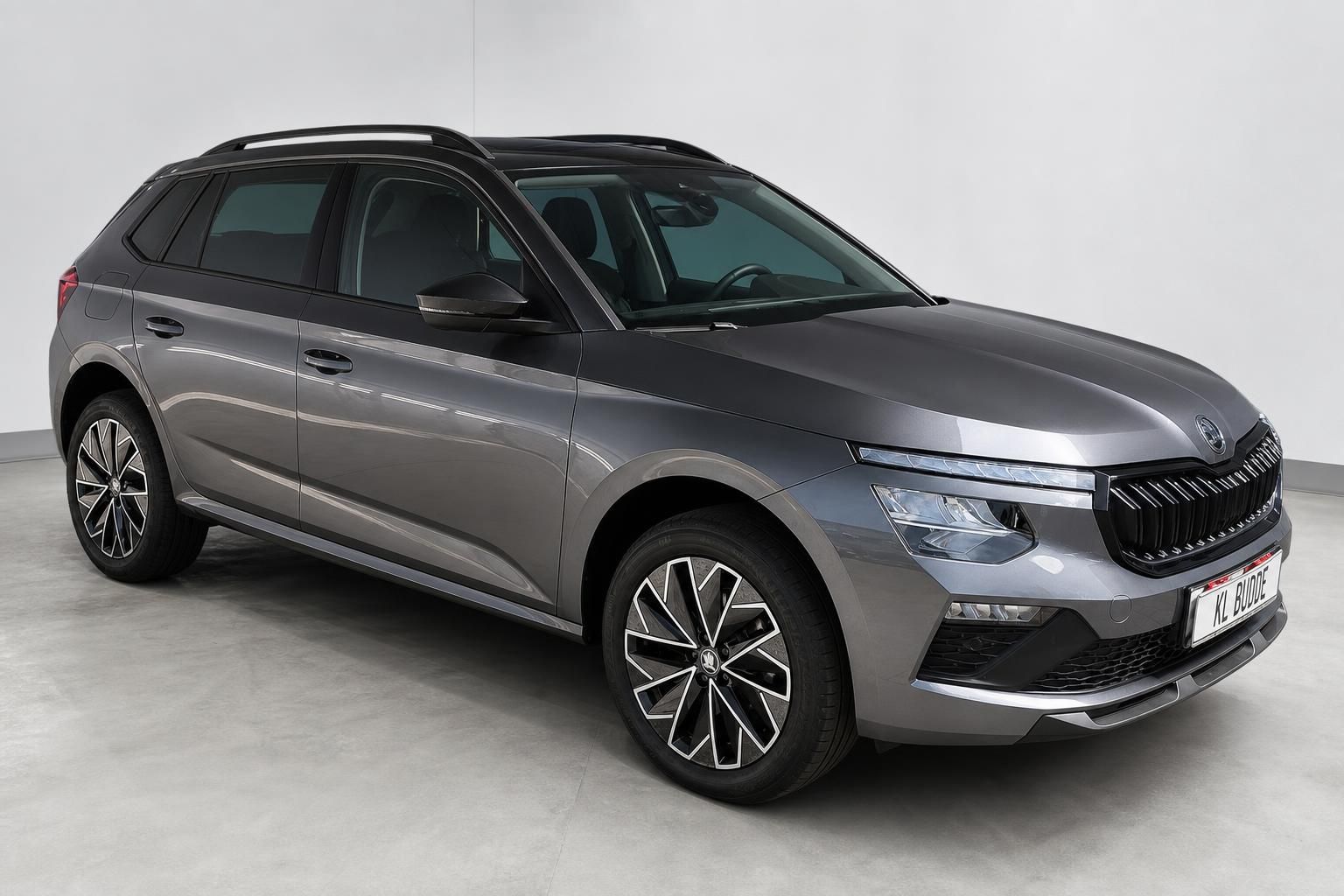 Skoda Kamiq grau Seitenansicht schraeg SUV Neuwagen