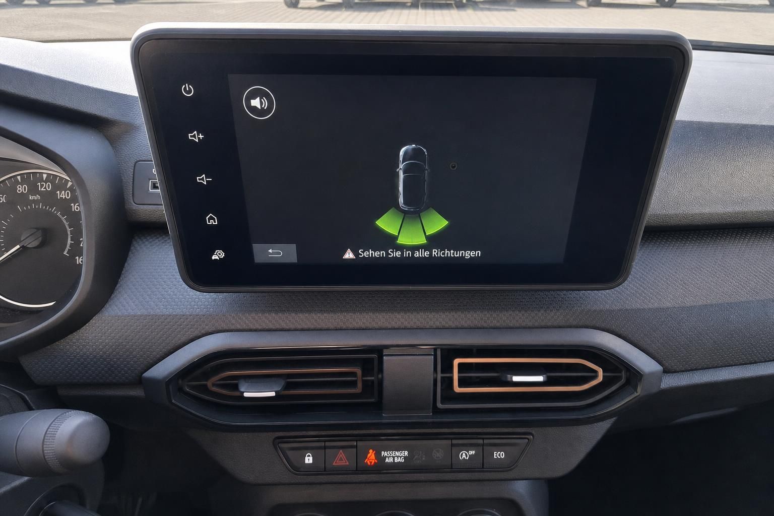 Touchscreen-Display mit Navigationssystem und Fahrzeugüberwachung im Armaturenbrett
