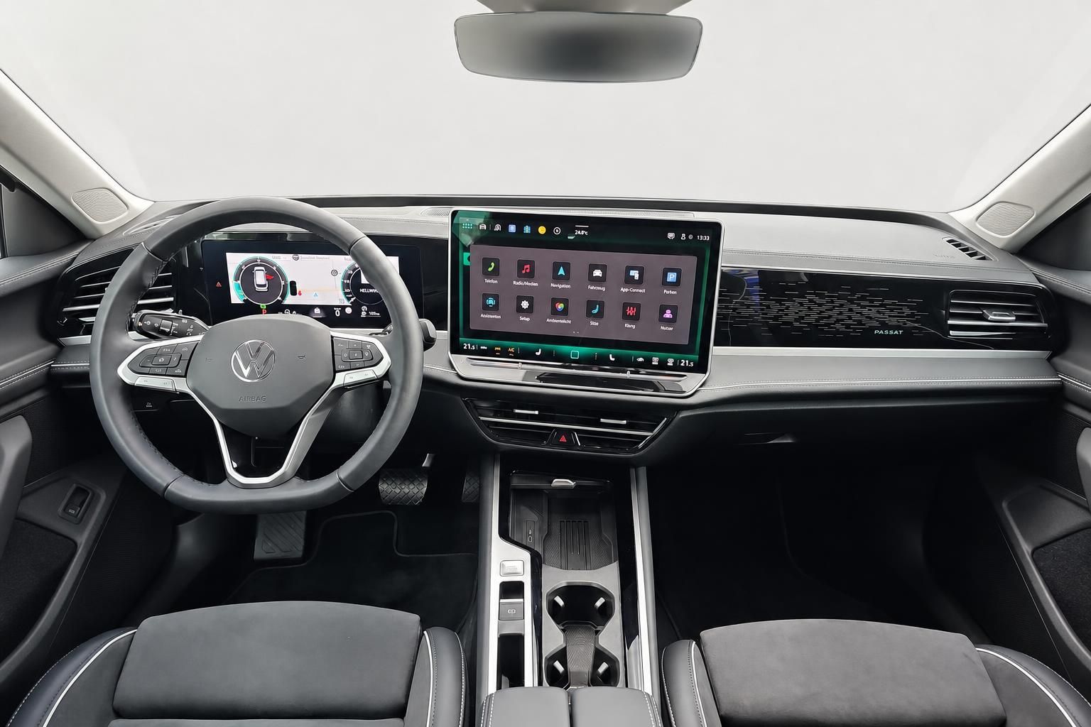 VW Passat Cockpit Lenkrad Digital Cockpit Infotainment Display