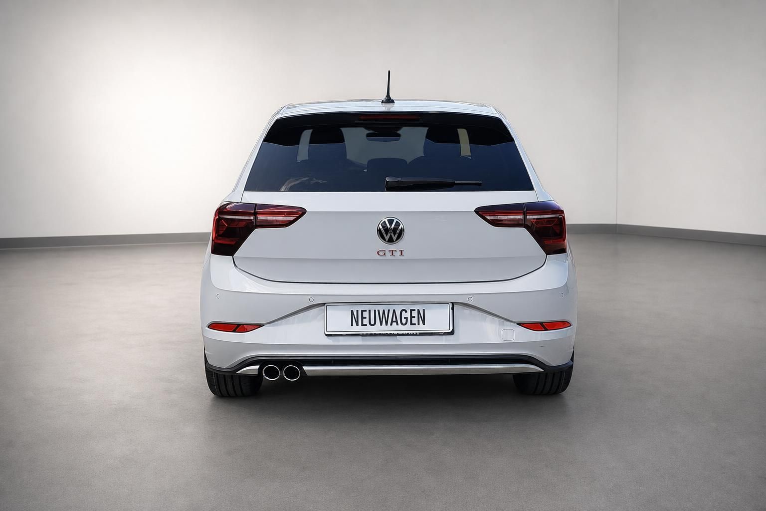 VW Polo GTI weiß Heckansicht mit Doppelauspuff