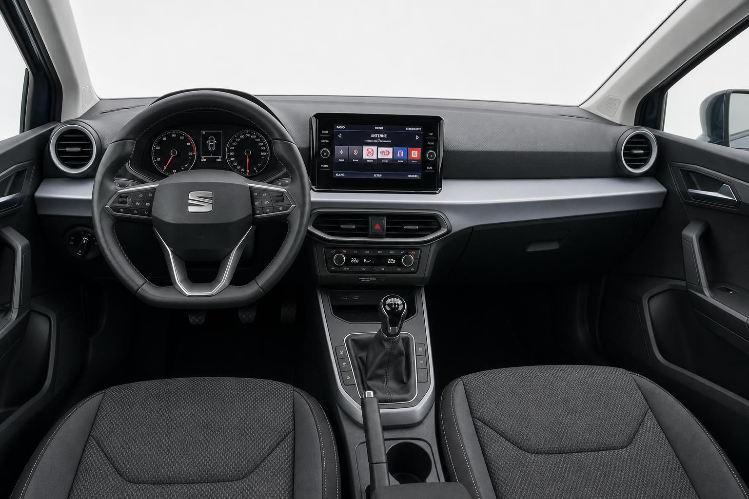 SEAT Cockpit mit Lenkrad, Touchscreen und Klimabedienung im Detail