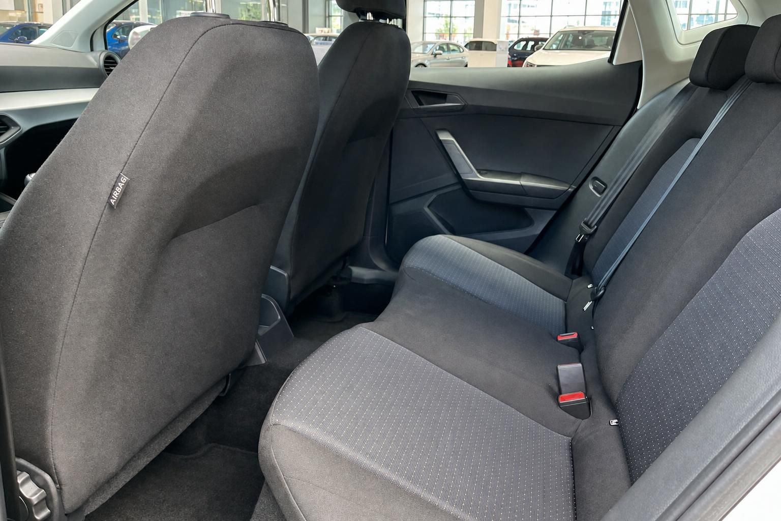 SEAT Ibiza Innenraum Rücksitze mit Kopfstützen