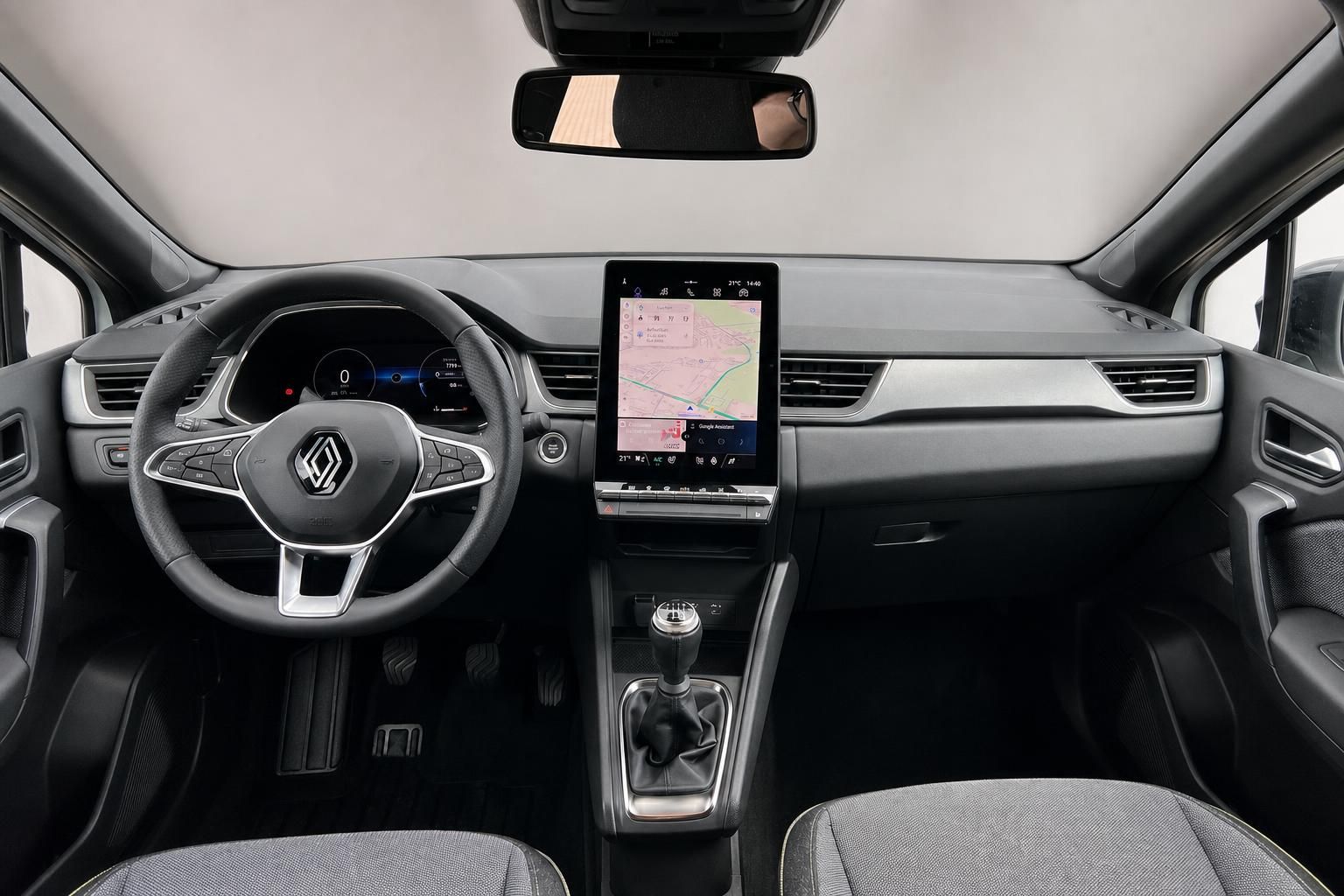 Renault Captur Cockpit Übersicht mit digitalem Kombiinstrument und Navigationssystem
