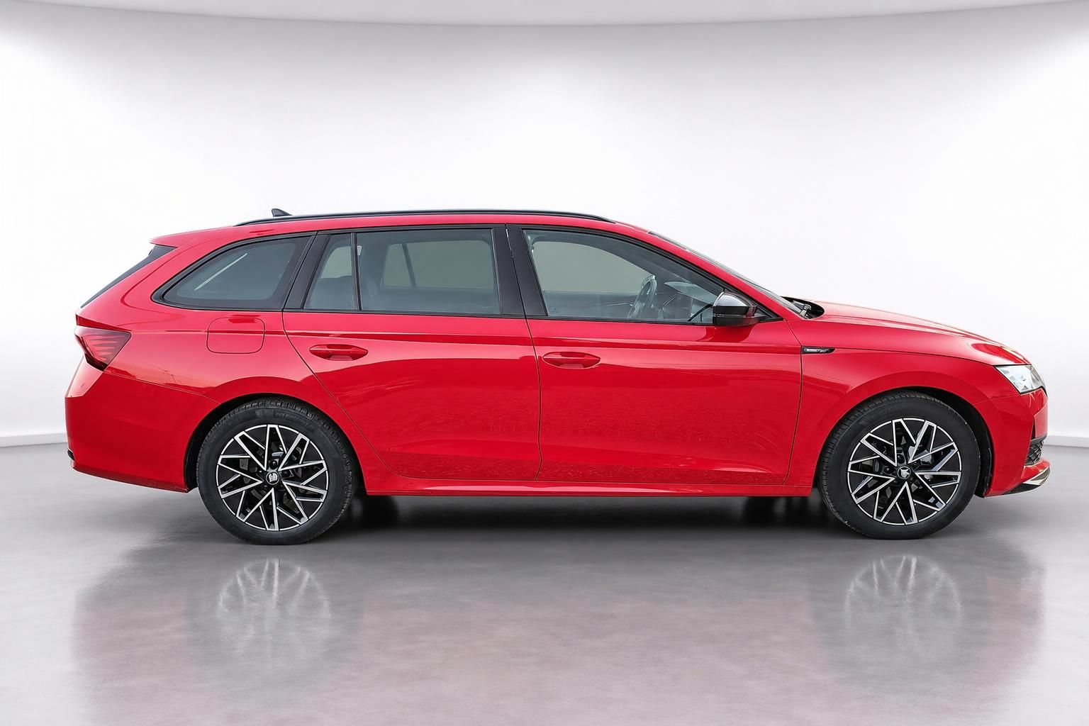 Skoda Octavia Combi Hybrid rot Seitenansicht Neuwagen