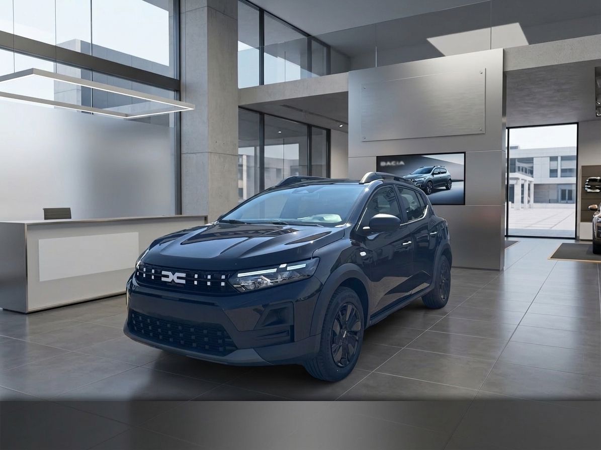 Dacia SUV in dunkelblau im modernen Autohaus Showroom - Seitenansicht