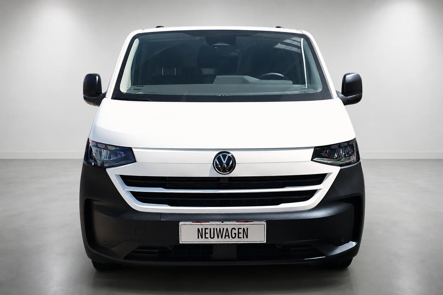 VW Transporter Kastenwagen weiß Frontansicht Studio