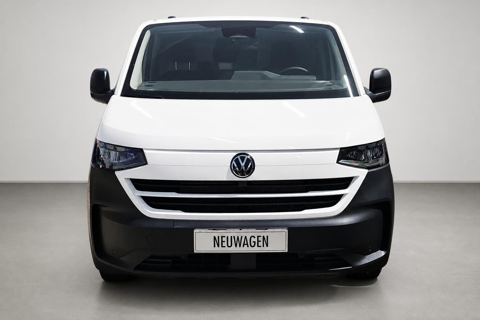 VW Transporter Neuwagen, Frontansicht mit Kennzeichenhalter