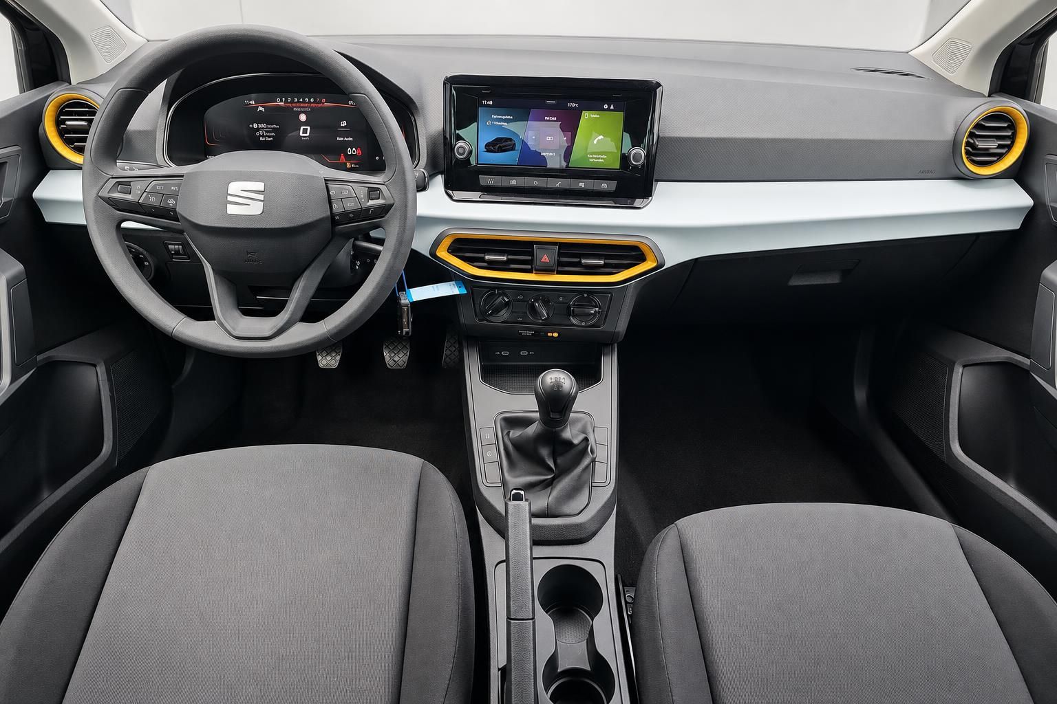 SEAT Ibiza Cockpit mit Lenkrad, Display und Schaltung im Detail