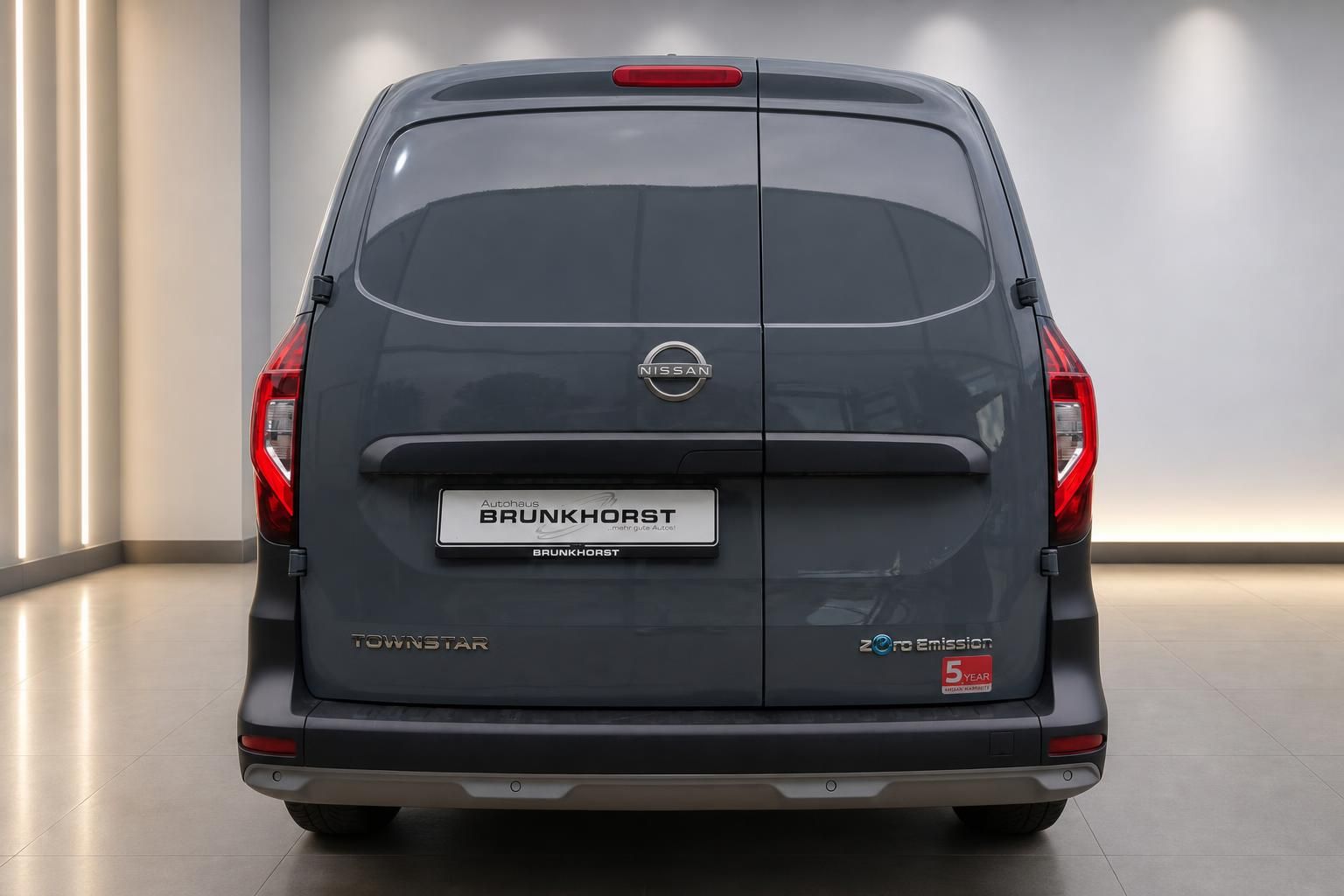 Nissan Townstar Heckansicht grau metallic Zero Emission im Autohaus Brunkhorst