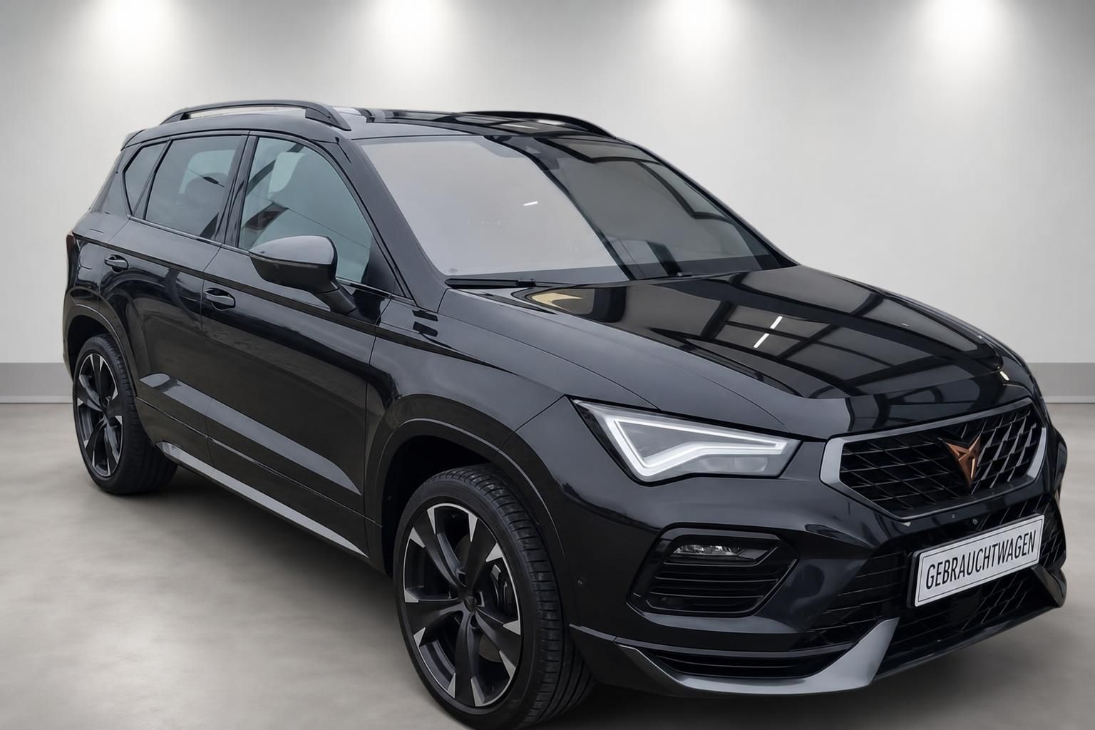 Cupra Ateca schwarz SUV Seitenansicht vorne Gebrauchtwagen