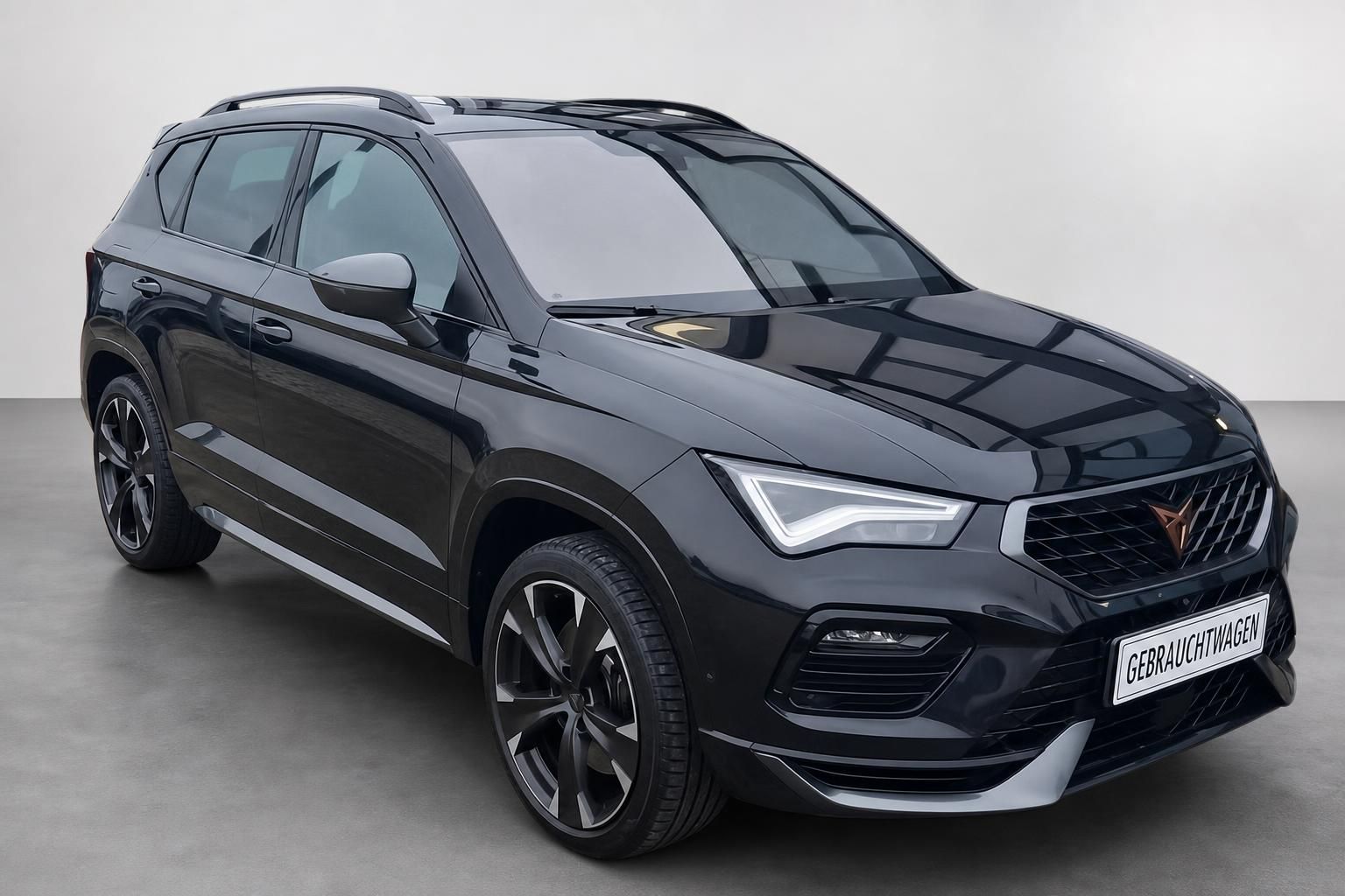 Cupra Ateca schwarz Frontdiagonalansicht Gebrauchtwagen Alufelgen